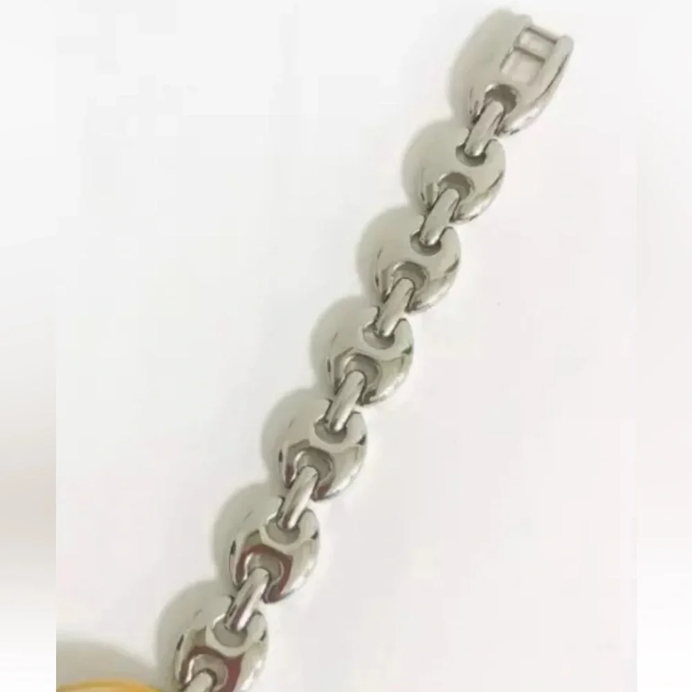 GUCCI LUXURY Watch in Silver with Bezels